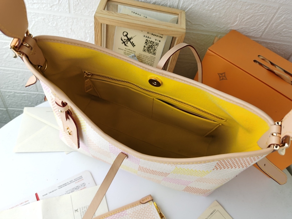 ルイヴィトンバッグ角部分ディテール